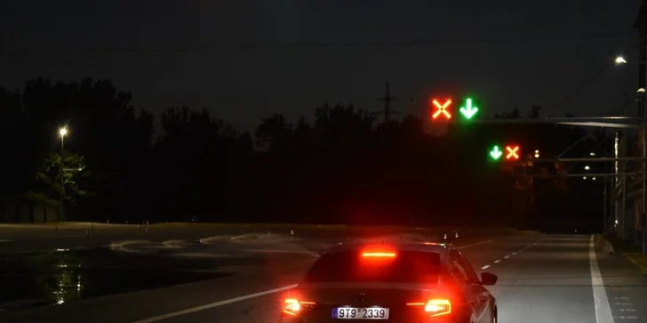 Noční škola smyku a bezpečné jízdy: 4 hod. plné adrenalinu pro 1 či 2 osoby