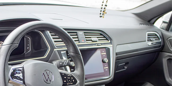 Komplexní čištění auta: čištění sedaček, péče o interiér i exteriér nebo balíček Premium