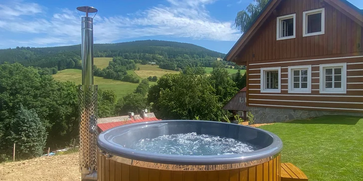 Nová roubenka vč. vířivky na Benecku s výhledem na Krkonoše až pro 10 osob