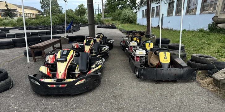 Pořádná dávka adrenalinu: až dvě 8min. jízdy na motokárách pro děti i dospělé