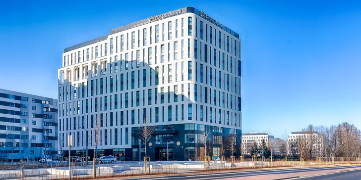Pobyt v srdci Varšavy: moderní hotel se snídaní i neomezeným vstupem do sauny