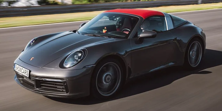 Dárkové poukazy na adrenalinové aktivity Showcars: supersporty, velký okruh, polygony