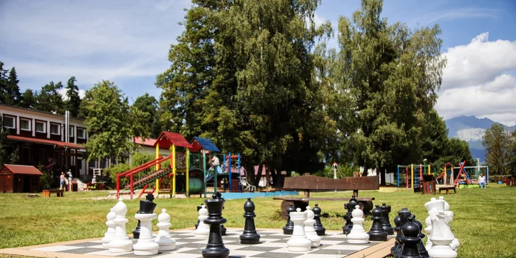 Pobyt v největším rodinném resortu na Slovensku: venkovní hřiště i prolézačky, trampolíny, bazén a sauny