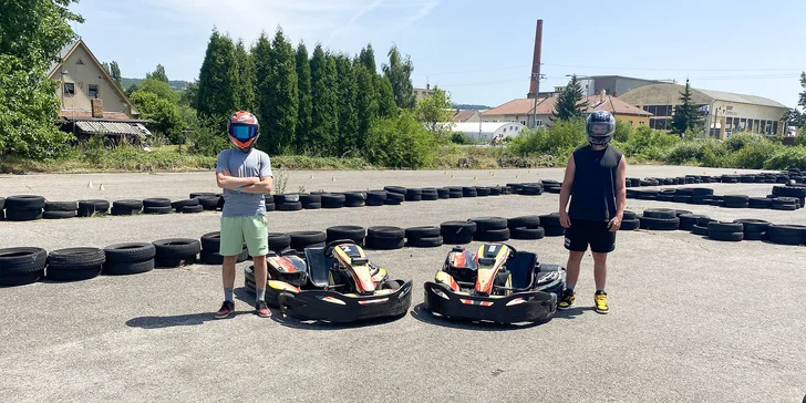 Pořádná dávka adrenalinu: až dvě 8min. jízdy na motokárách pro děti i dospělé