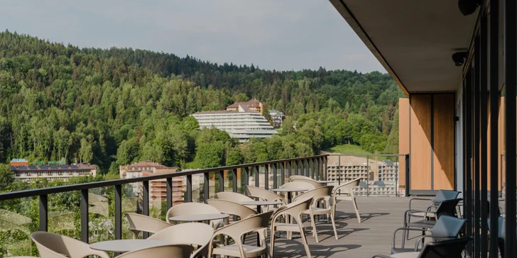 5* luxusní horský hotel v Krynici-Zdrój vedle sjezdovky s neomezeným wellness