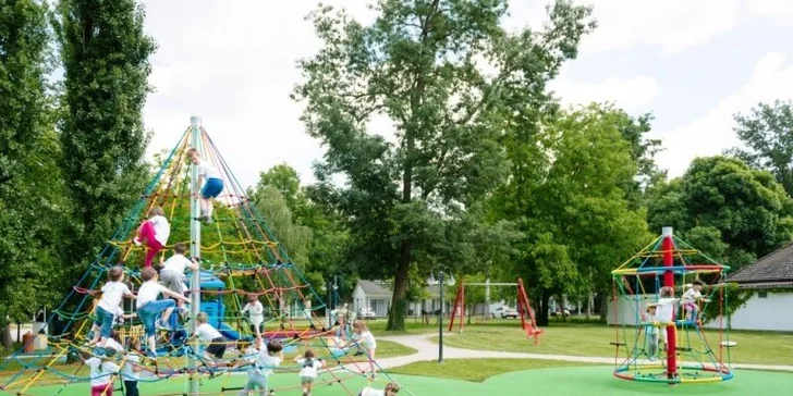 Wellness pobyt v Maďarsku: polopenze, termály, dětský svět i půjčení kanoe