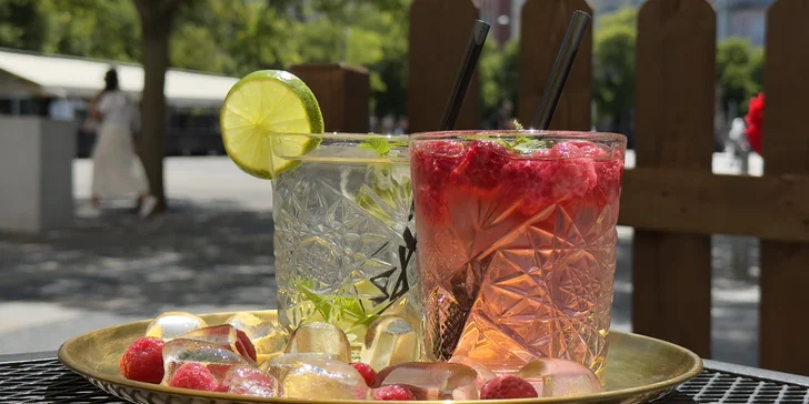 Drink dle výběru pro 1 i 2 osoby v kavárně U Zlaté koruny: Aperol Spritz či Gin & tonic