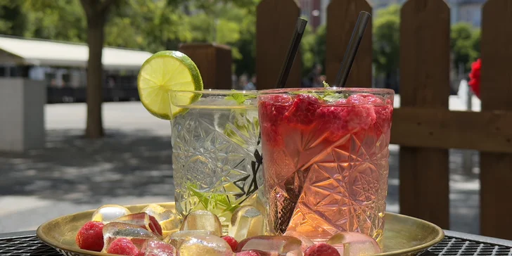Drink dle výběru pro 1 i 2 osoby v kavárně U Zlaté koruny: Aperol Spritz či Gin & tonic