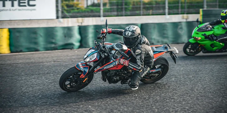 Jízda na autodromu Sosnová s vlastním autem nebo motorkou