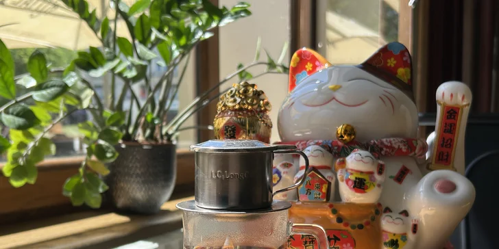 Spojení filtru a kondenzovaného mléka: vietnamská káva v kavárně U Zlaté koruny pro 1 či 2 osoby