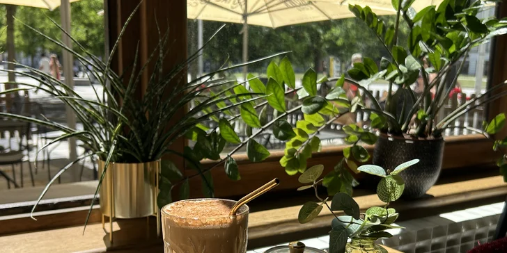 Frappé v kavárně U Zlaté koruny: pro 1 či 2 osoby