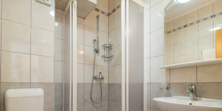 Letovisko Neum: 4* hotel s polopenzí, skvělá poloha 80 m od pláže