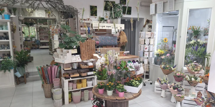 Vázání i vypichování kytic či kurz Na den floristkou vč. pomůcek a materiálů