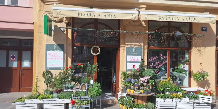 Vázání i vypichování kytic či kurz Na den floristkou vč. pomůcek a materiálů
