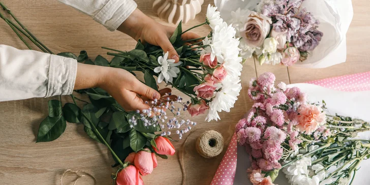 Vázání i vypichování kytic či kurz Na den floristkou vč. pomůcek a materiálů