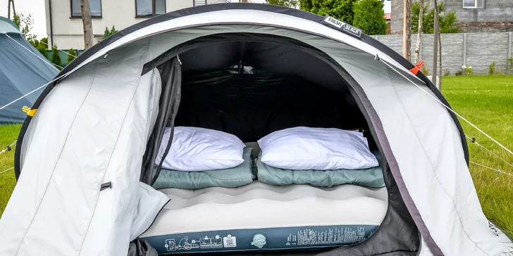 Kemp jen 2 km od zábavního parku Energylandie: stan, glamp či apartmán