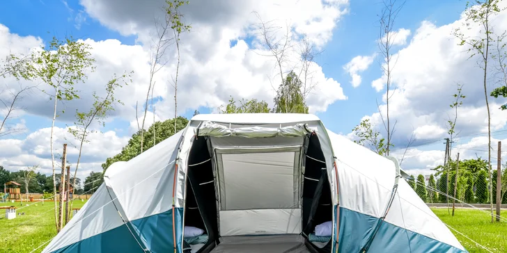 Kemp jen 2 km od zábavního parku Energylandie: stan, glamp či apartmán