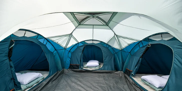 Kemp jen 2 km od zábavního parku Energylandie: stan, glamp či apartmán