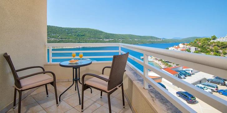 Letovisko Neum: 4* hotel s polopenzí, skvělá poloha 80 m od pláže