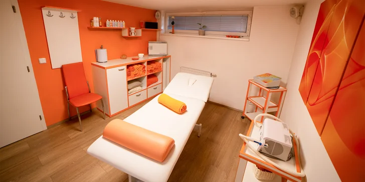 Medová detoxikační masáž nebo klasická masáž s reflexní masáží chodidel