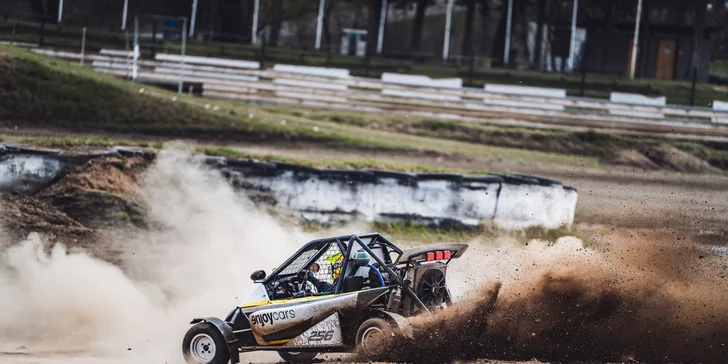 Jízda ve speciální závodní buggy Kartcross na 4 tratích po celé ČR