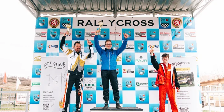 Jízda ve speciální závodní buggy Kartcross na 4 tratích po celé ČR