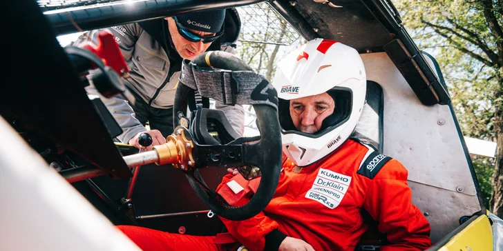 Jízda ve speciální závodní buggy Kartcross na 4 tratích po celé ČR