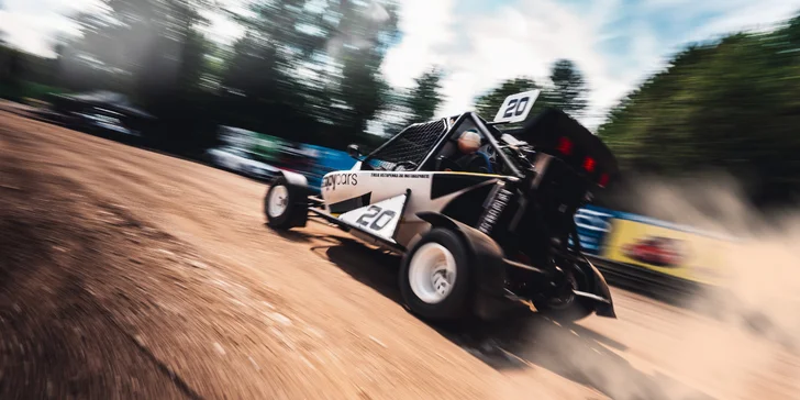 Jízda ve speciální závodní buggy Kartcross na 4 tratích po celé ČR