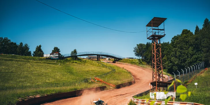 Jízda ve speciální závodní buggy Kartcross na 4 tratích po celé ČR