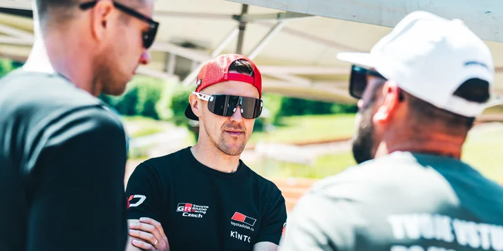 Jízda ve speciální závodní buggy Kartcross na 4 tratích po celé ČR