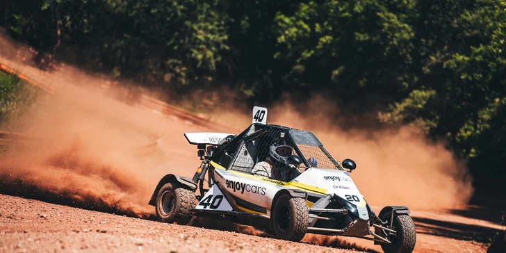 Jízda ve speciální závodní buggy Kartcross na 4 tratích po celé ČR