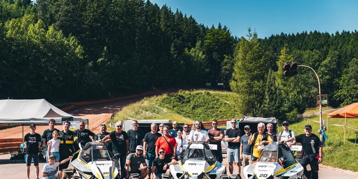 Jízda ve speciální závodní buggy Kartcross na 4 tratích po celé ČR