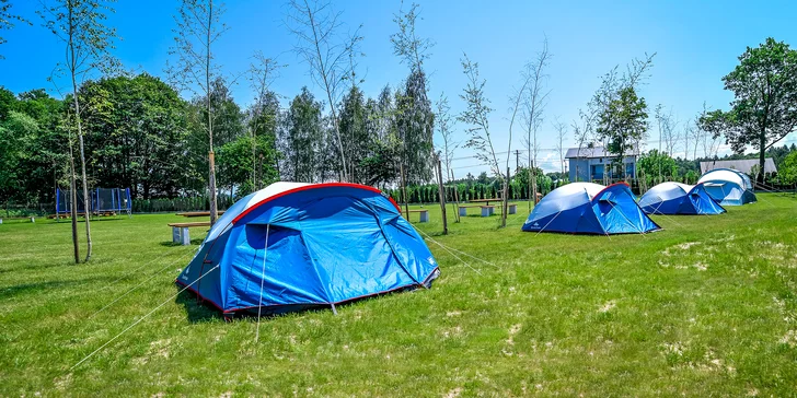 Kemp jen 2 km od zábavního parku Energylandie: stan, glamp či apartmán