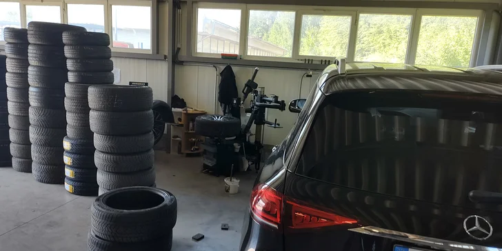 Péče o vaše auto: přehození celých kol včetně vyvážení a kontroly