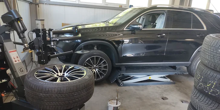 Péče o vaše auto: přehození celých kol včetně vyvážení a kontroly