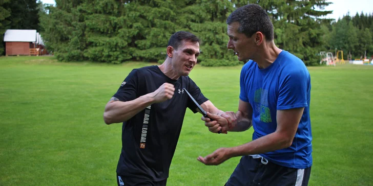 Měsíc lekcí sebeobrany Krav Maga pro 1 osobu: celkem 8 tréninků, 2x týdně