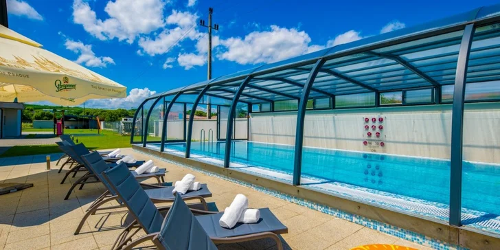 Odpočinek v lázeňském Egerszalóku: penzion se snídaní, wellness i dětskou hernou, 2 km od termálních lázní