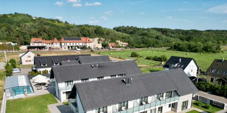 Odpočinek v lázeňském Egerszalóku: penzion se snídaní, wellness i dětskou hernou, 2 km od termálních lázní