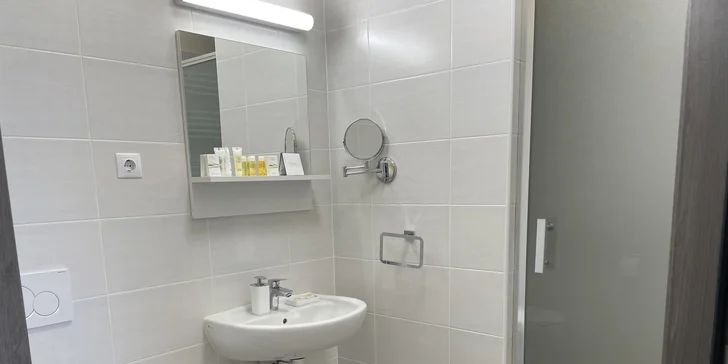 Relax u Győru: hotel u jezera, wellness s termální vodou, snídaně i vstup do zoo