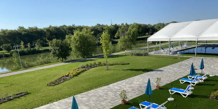 Relax u Győru: hotel u jezera, wellness s termální vodou, snídaně i vstup do zoo
