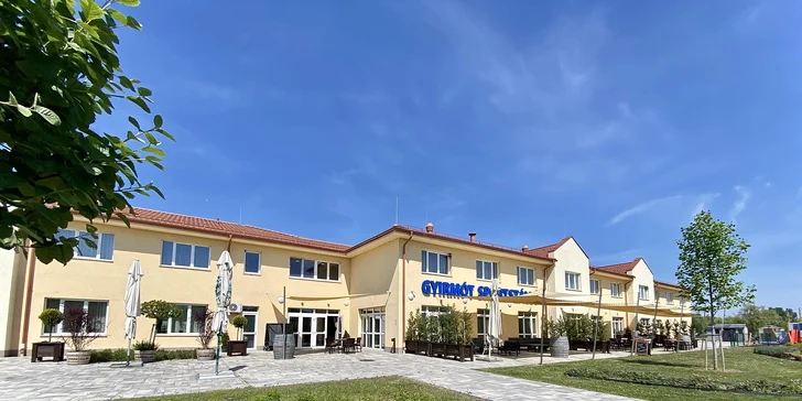 Relax u Győru: hotel u jezera, wellness s termální vodou, snídaně i vstup do zoo