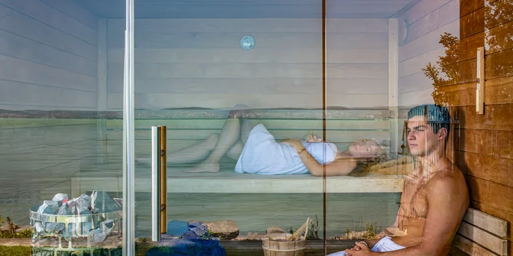 Dovolená u Balatonu: soukromá pláž, snídaně i wellness v zahradě