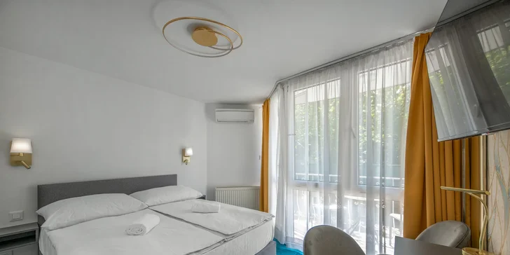 Pobyt u Balatonu: vila se soukromou pláží, snídaně i sauna, vířivka a bazén