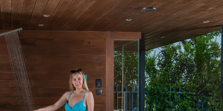 Dovolená u Balatonu: soukromá pláž, snídaně i wellness v zahradě