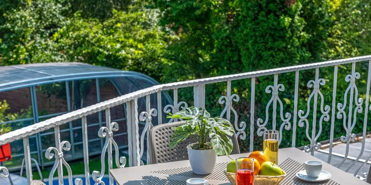 Dovolená u Balatonu: soukromá pláž, snídaně i wellness v zahradě