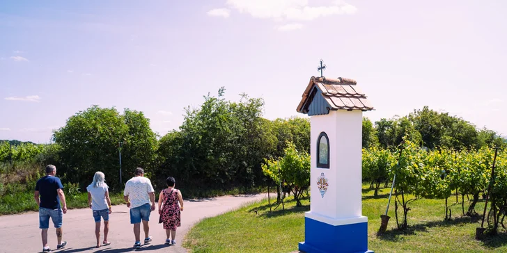 Pobyt ve Vinařství U sv. Kříže u Prušánek s návštěvou vinného sklípku a vínem