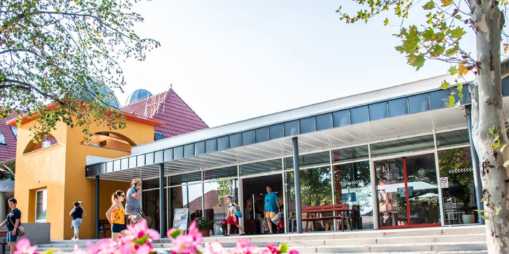 Mórahalom: wellness hotel s polopenzí, neomezeným wellness a přímým vstupem do lázní