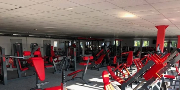 Jednorázový vstup či měsíční permanentka do fitness centra ve Staré Bělé