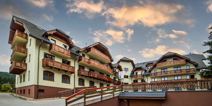 Plně zařízené mezonetové apartmány pro 4–8 osob na Donovalech