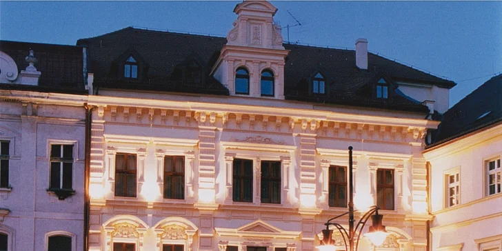 Pobyt v centru Chomutova: historický hotel se snídaní nebo polopenzí